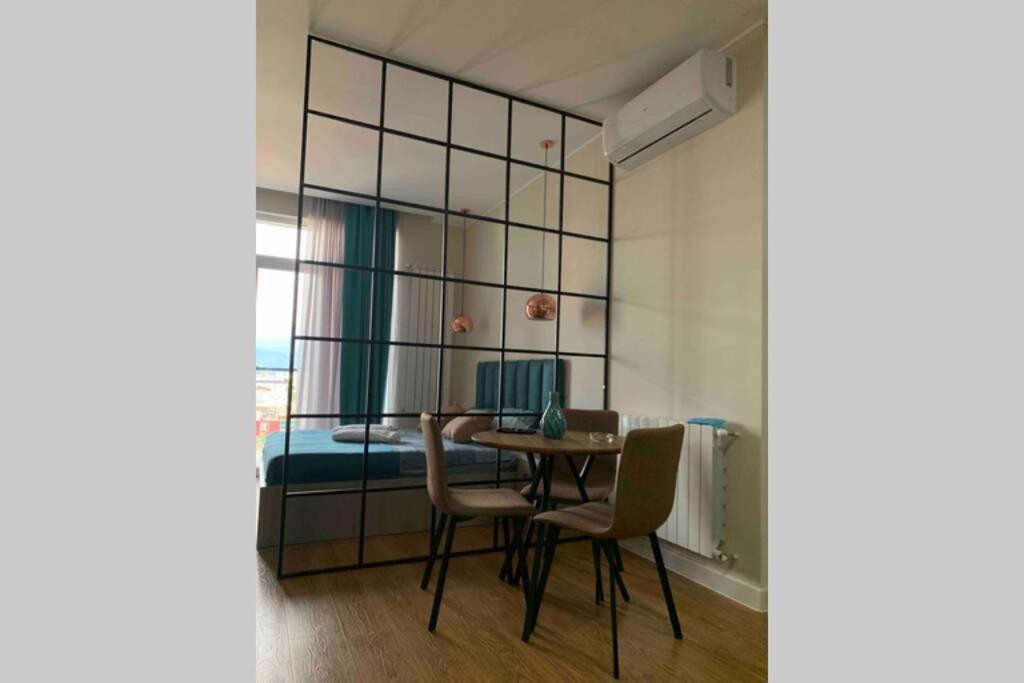 Geverse Apartment Батуми Екстериор снимка