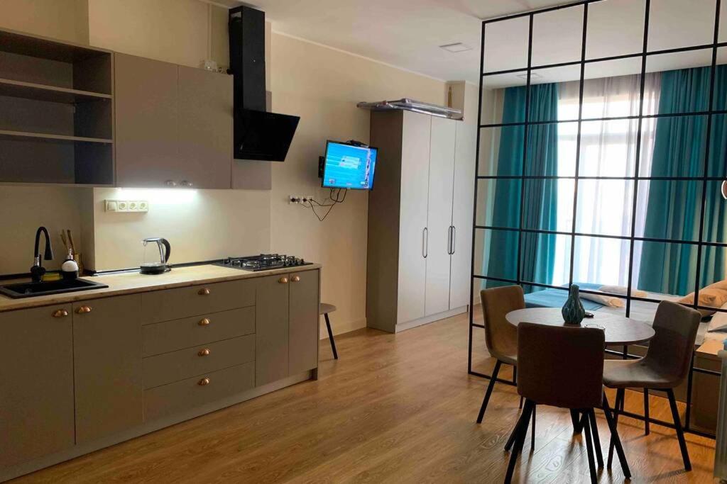 Geverse Apartment Батуми Екстериор снимка