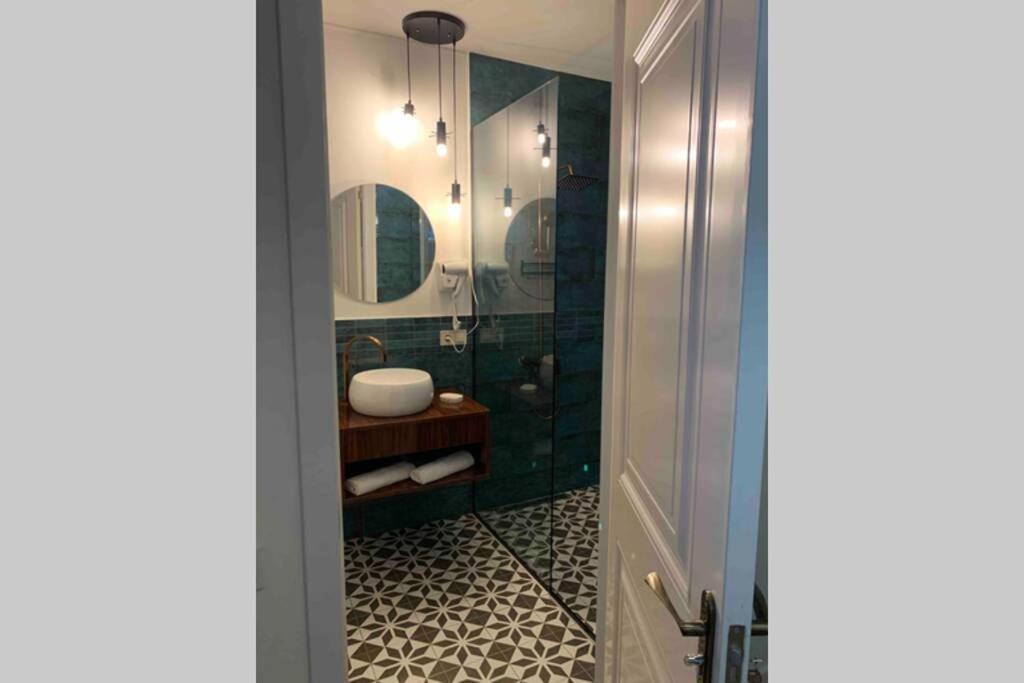 Geverse Apartment Батуми Екстериор снимка
