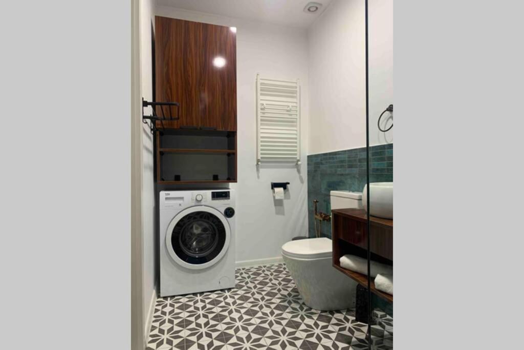 Geverse Apartment Батуми Екстериор снимка
