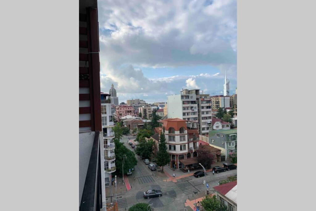 Geverse Apartment Батуми Екстериор снимка